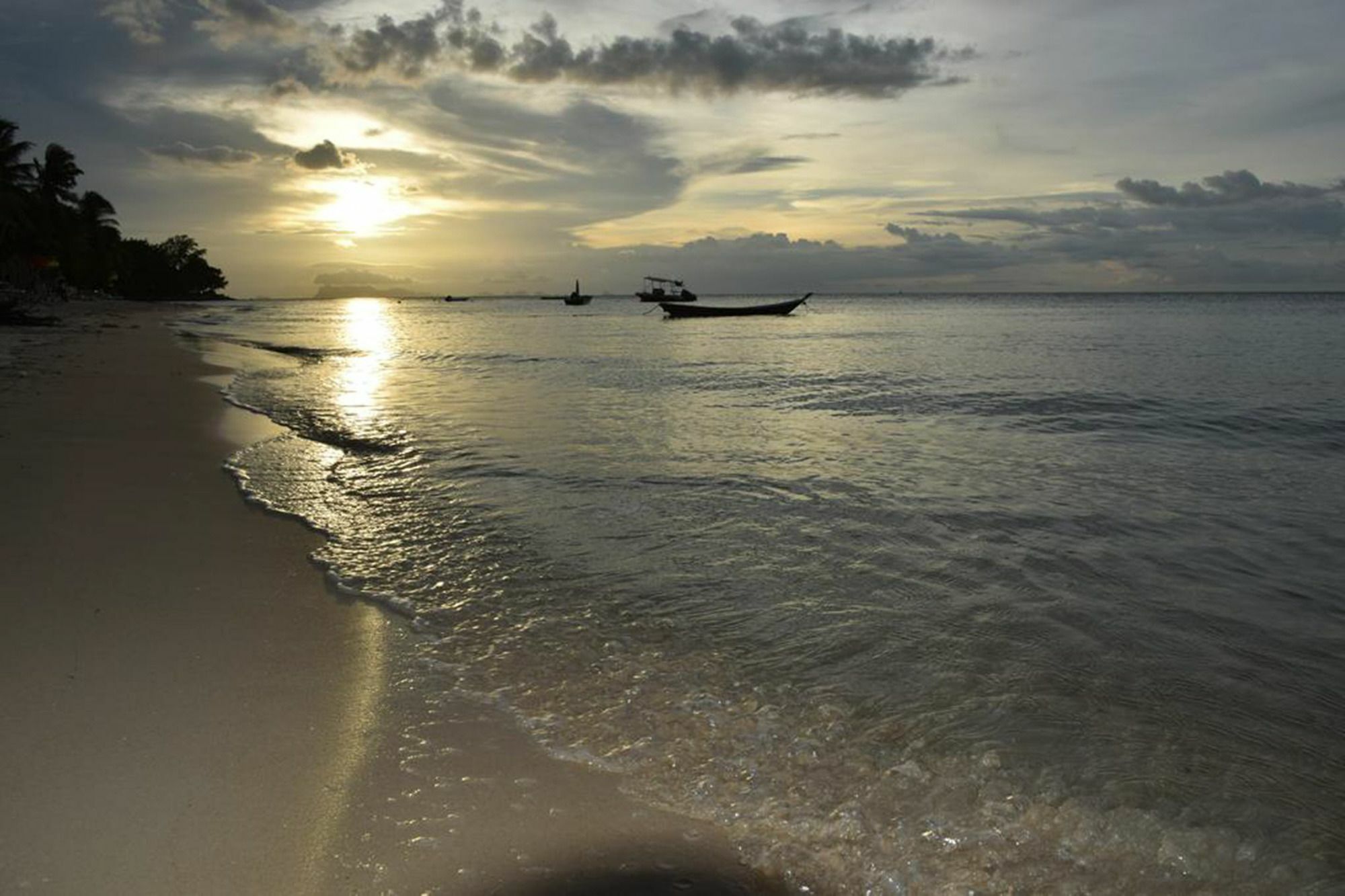 Bangpo Resort Ban Bang Po Exteriör bild